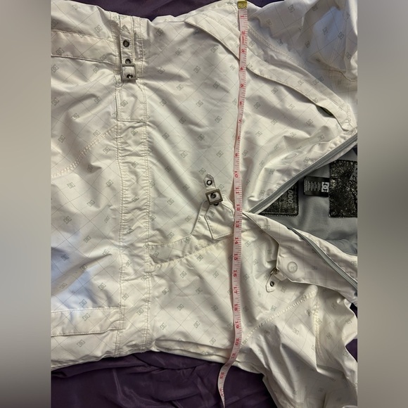 DC white pullover snowboarding jacket half zip size medium lots of pockets - Picture 4 of 7
